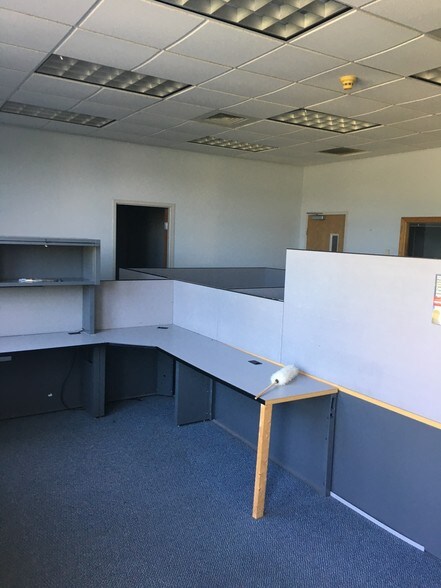 More Photos Of 1728-1730 Route 30, Clinton Warehouse For Lease