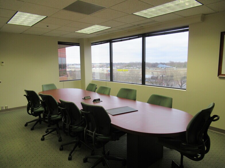More Photos Of 3201 W White Oaks Dr, Springfield Office For Sale