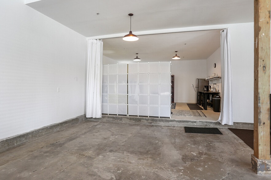 More Photos Of 2201 Dumaine St, New Orleans Storefront Retail Office For Lease