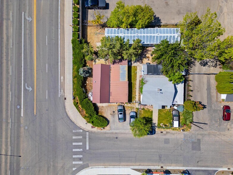 More Photos Of 114 W 43rd St, Garden City Warehouse For Sale