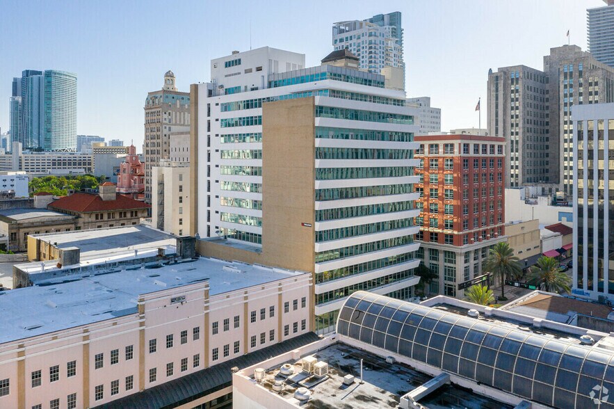 More Photos Of 14 NE 1st Ave, Miami Office For Sale