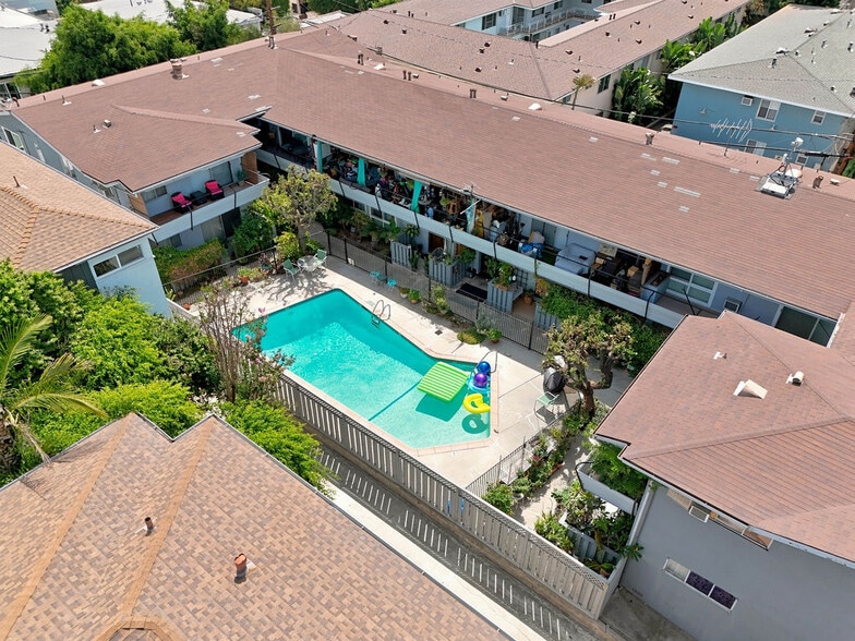 More Photos Of 1218 N Laurel Ave, West Hollywood Apartments For Sale