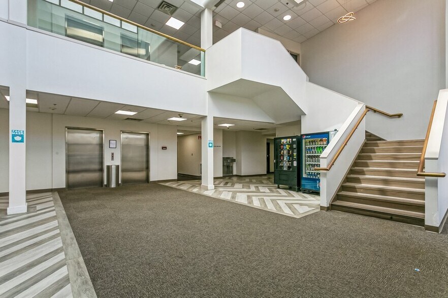 More Photos Of 400 Westage Business Center Dr, Fishkill Medical For Lease