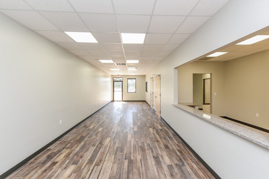 More Photos Of 5751 Blythewood St, Houston Unknown For Lease