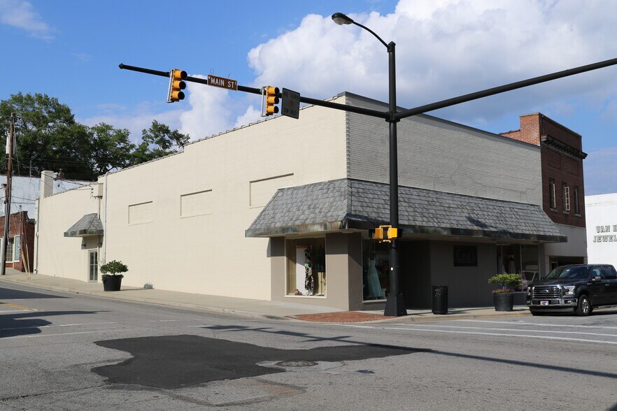 More Photos Of 101 E Main St, Elkin Restaurant For Sale
