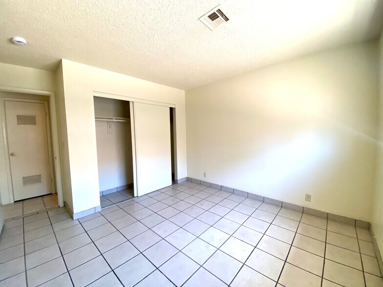 More Photos Of 1520 Henry Dr, Las Vegas Apartments For Sale