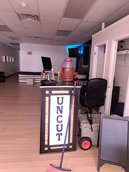More Photos Of 127 Perry St, Trenton General Retail For Sale