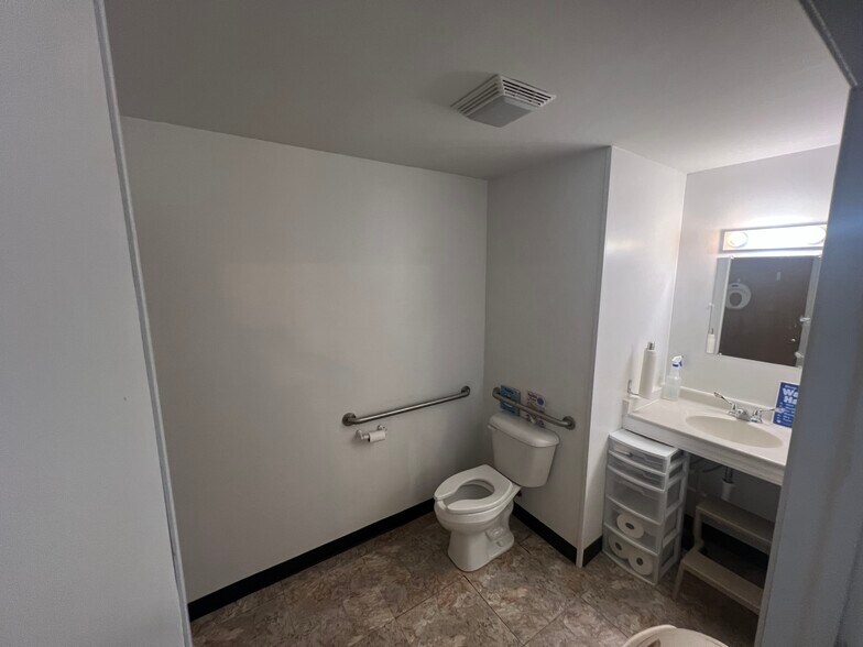 More Photos Of 3774 Hess Rd, House Springs Storefront Retail Office For Lease