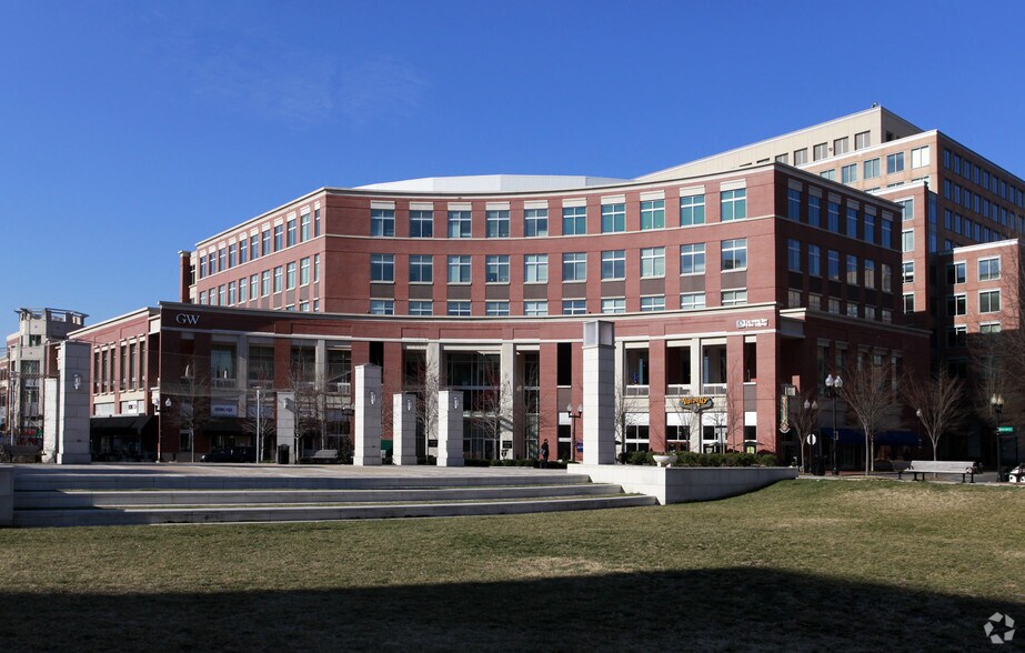 More Photos Of 1925 Ballenger Ave, Alexandria Office For Lease