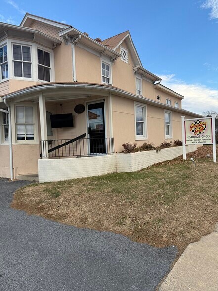 More Photos Of 305 N Main St, Bridgewater Storefront Retail Residential For Sale