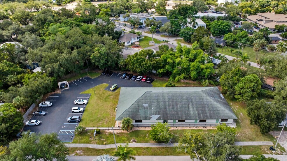 More Photos Of 2232 Altamont Ave, Fort Myers Office For Sale