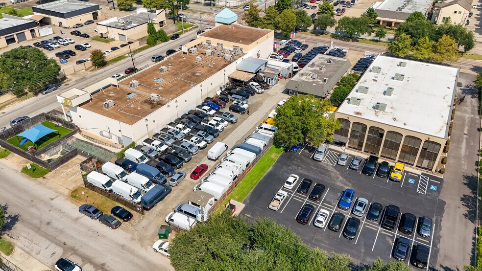 More Photos Of 6375 Richmond Ave, Houston Auto Dealership For Lease