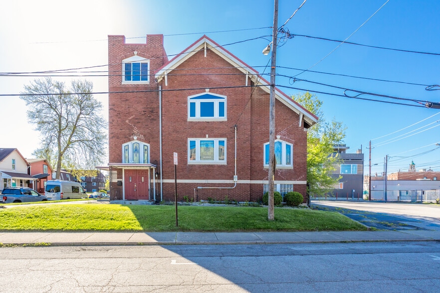 More Photos Of 1001 Hosbrook St, Indianapolis Religious Facility For Sale