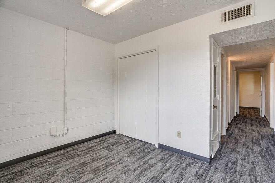 More Photos Of 3808 E 1st St, Fort Worth Light Manufacturing For Lease