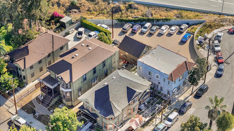 More Photos Of 1978 Estrella Ave, Los Angeles Apartments For Sale