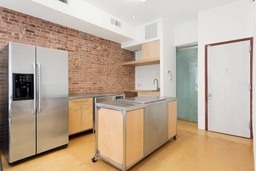 More Photos Of 321 E 84th St, New York Apartments For Sale