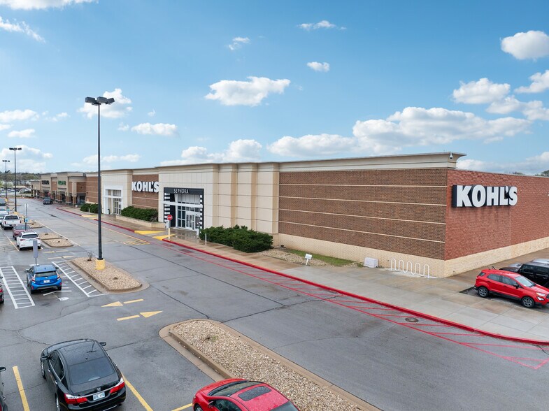 More Photos Of 9595 S Delaware Ave, Tulsa Unknown For Lease