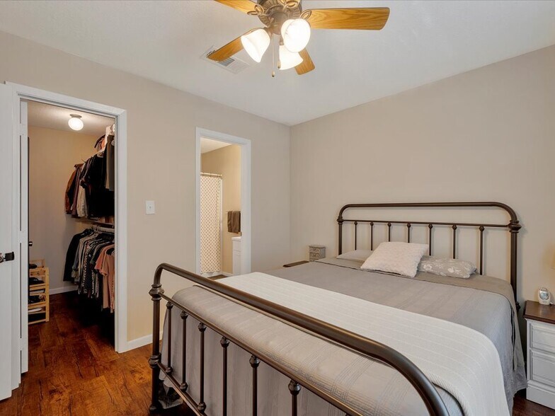 More Photos Of 3205 Sam Rayburn, Brookeland Apartments For Sale
