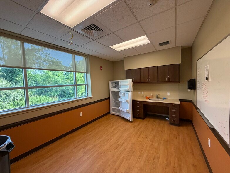 More Photos Of 1005 Harvard Ave, Bethlehem Medical For Lease