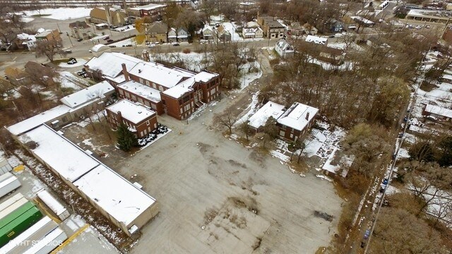 More Photos Of 310 E 137th St, Chicago Self Storage For Sale