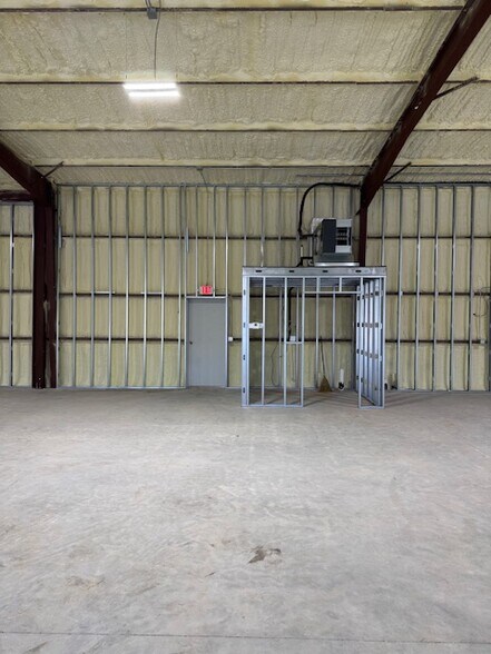 More Photos Of 1316 Sendera Ranch Dr, Magnolia General Retail For Lease