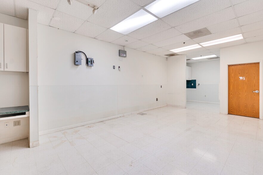 More Photos Of 222 I St, Los Banos Office For Lease