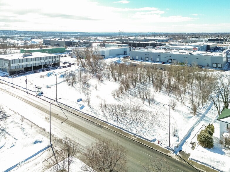 More Photos Of 6295 Boul De L'ormière, Québec Specialty For Lease