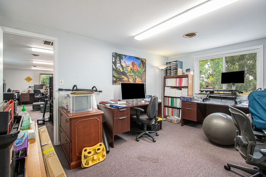 More Photos Of 170 SW 2nd St, Loveland Warehouse For Lease