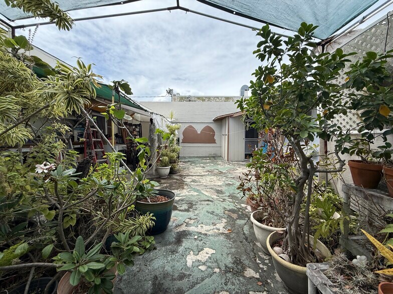More Photos Of 19 Hoolai St, Kailua Restaurant For Sale