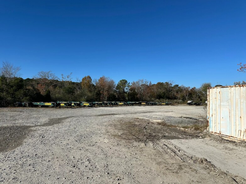 More Photos Of 7113 Cross County Rd, North Charleston Land For Lease