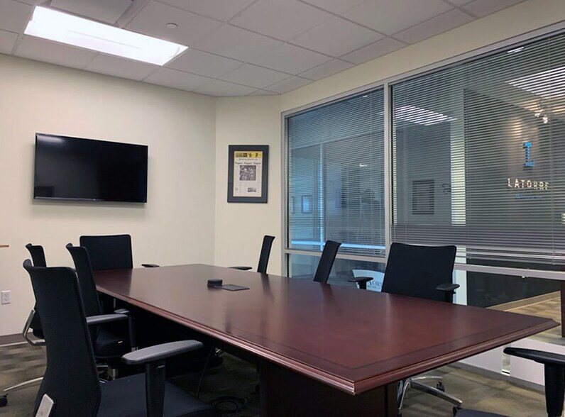 More Photos Of 409-415 N 2nd St, Harrisburg Office For Lease
