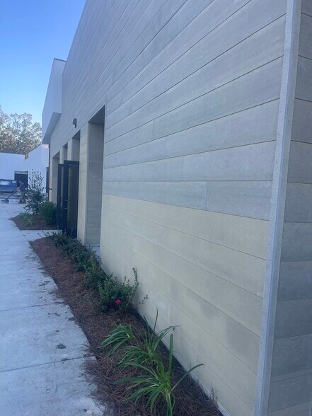 More Photos Of 7702 Magnolia Beach Rd, Denham Springs Office For Lease