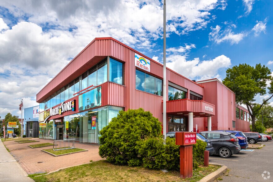 More Photos Of 3500-3520 Boul Saint-Joseph E, Montréal Storefront For Lease