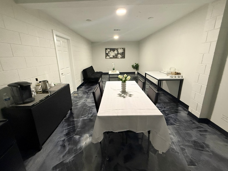 More Photos Of 4546 W Commerce St, San Antonio Storefront Retail Office For Sale