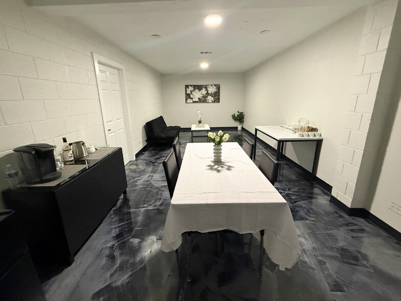 More Photos Of 4546 W Commerce St, San Antonio Storefront Retail Office For Sale