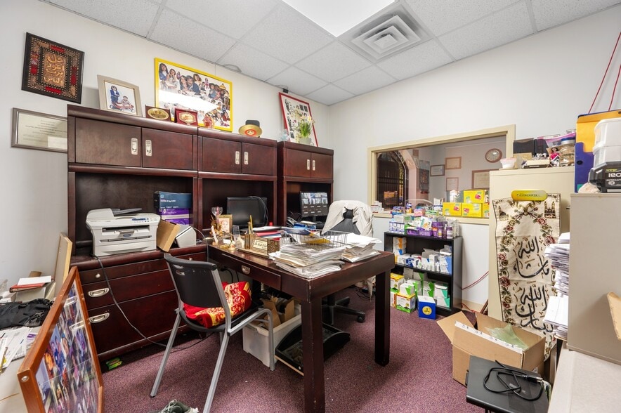More Photos Of 6021 S Kedzie Ave, Chicago Medical For Sale