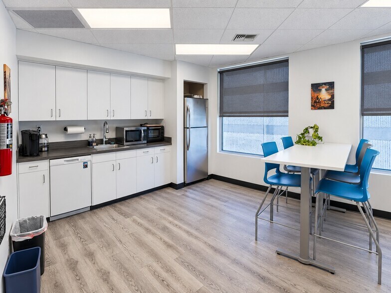 More Photos Of 1004 SW Emkay Dr, Bend Flex For Sale