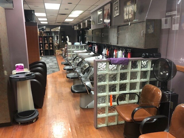More Photos Of 2600 University Blvd W, Silver Spring Storefront For Lease