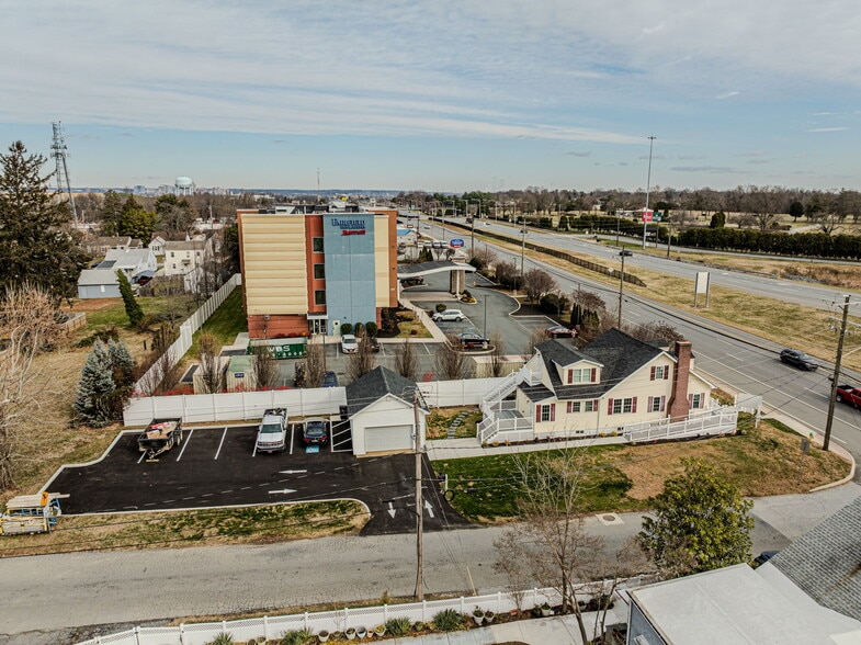 More Photos Of 2101 N Dupont Hwy, New Castle Freestanding For Sale