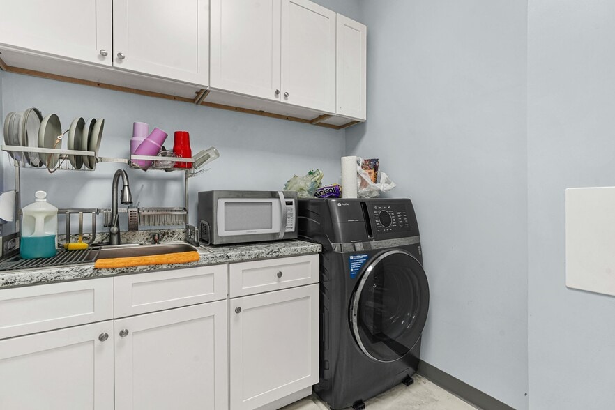 More Photos Of 20 Marietta St NW, Atlanta Apartments For Sale