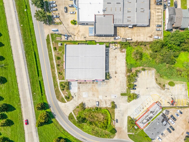 More Photos Of 11901 I 10 Service Rd, New Orleans Freestanding For Lease