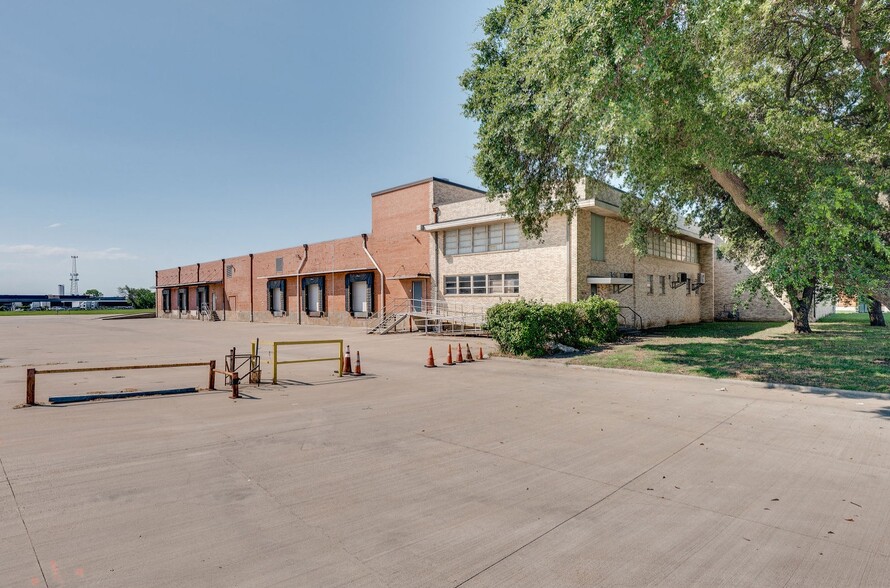 Primary Photo Of 904 Regal Row, Dallas Refrigeration Cold Storage For Lease