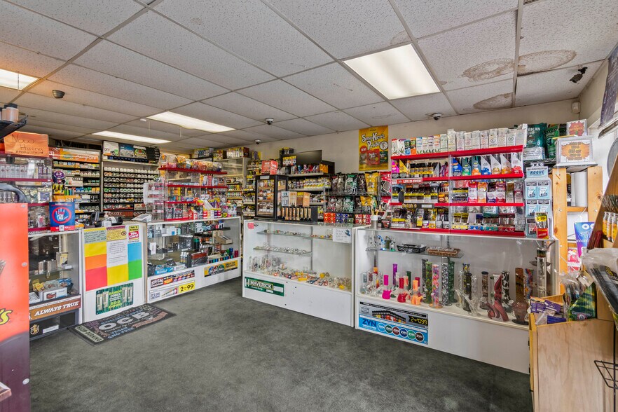 More Photos Of 1834 NW Topeka Blvd, Topeka General Retail For Sale
