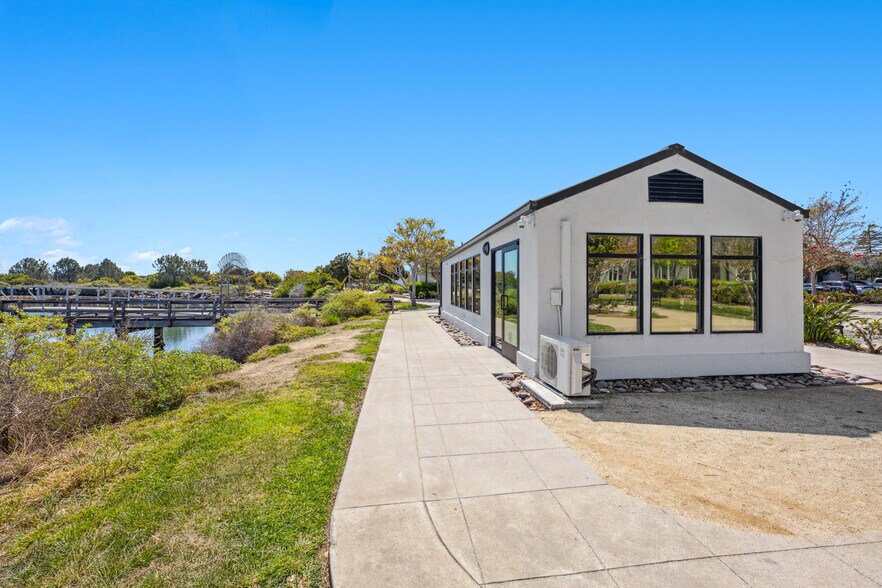 More Photos Of 2885 Historic Decatur Rd, San Diego Freestanding For Lease