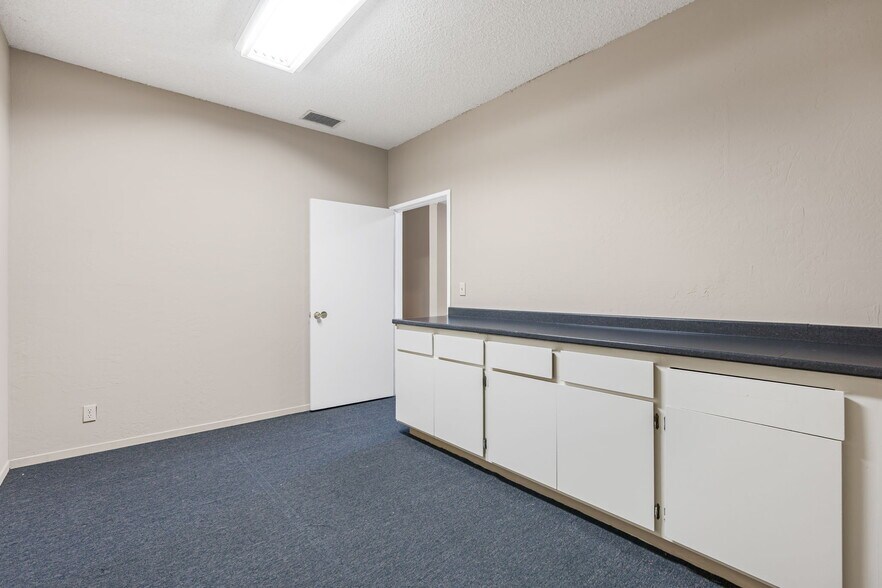 More Photos Of 77-89 Jackson St, Hayward Office For Lease