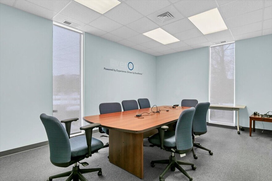 More Photos Of 118 Quinnipiac Ave, North Haven Warehouse For Lease