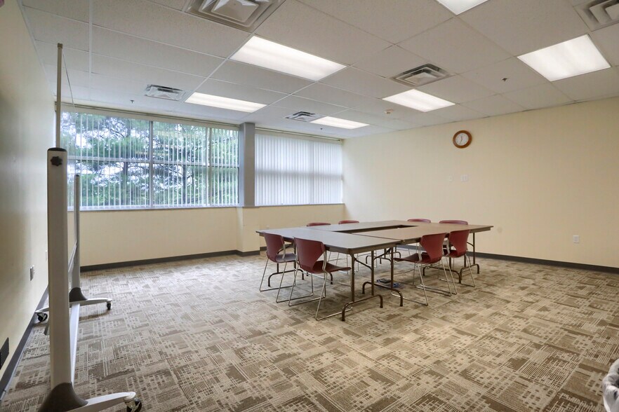 More Photos Of 8040 Carlson Rd, Harrisburg Office For Sale