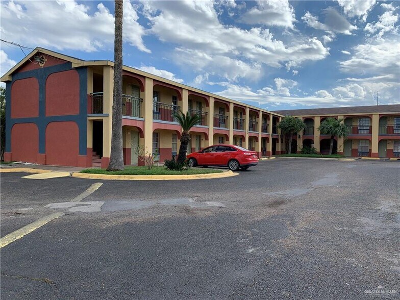 More Photos Of 1990 W Expressway 83, Mercedes Hotel For Sale