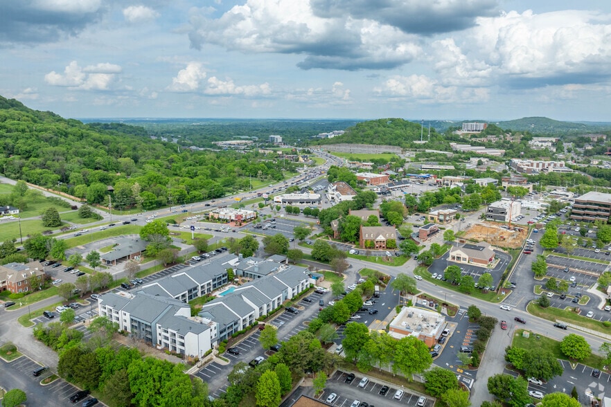 More Photos Of 111 Westwood Pl, Brentwood Office For Lease