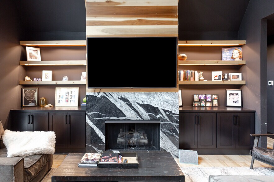 More Photos Of 446724 E 390 Rd, Langley Hotel For Sale